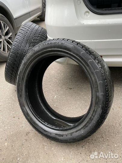 Triangle Snowlink TWT02 235/45 R18 98