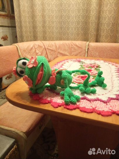 Вязаный лягушонок