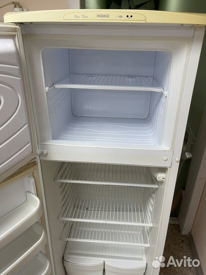Холодильник Норд, 160 на 57 см