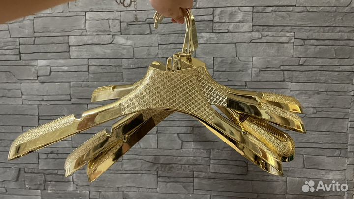 Вешалки плечики для одежды