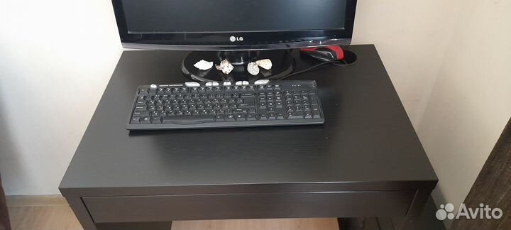 Компьютерный стол IKEA