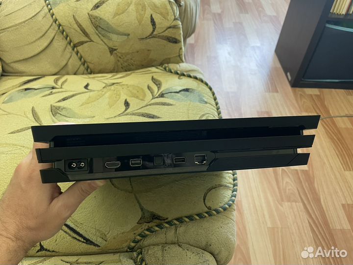 Sony 4 PS4 pro 1tb
