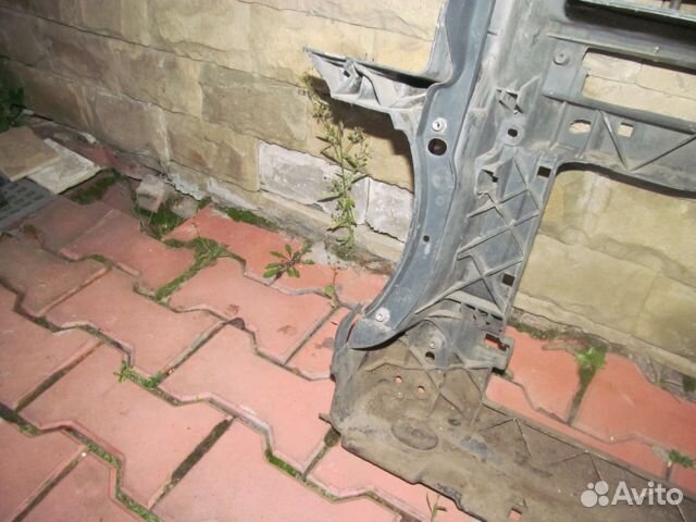 Панель передняя (телевизор) Volkswagen Golf 5