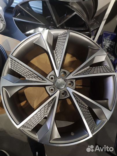 Диски на audi Q8 r22 5x112 new
