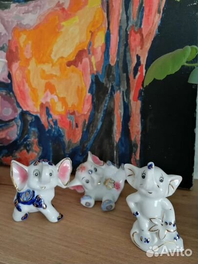 Фарфоровые статуэтки слонов