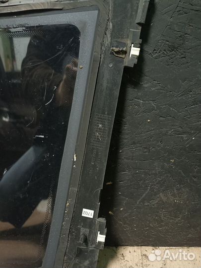 Стекло кузовное глухое левое Volvo V70 Xc B5254T