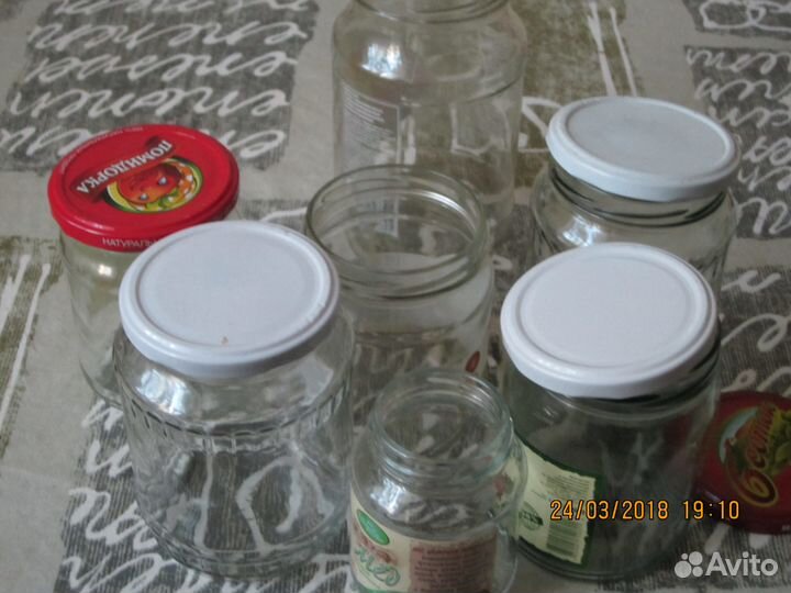 Банки с крышками