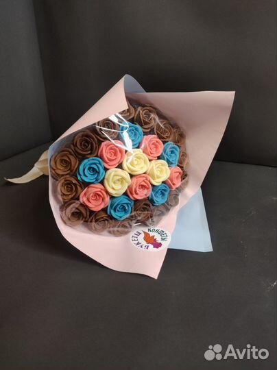 Букет - 29 Роз из Молочного и Белого Шоколада