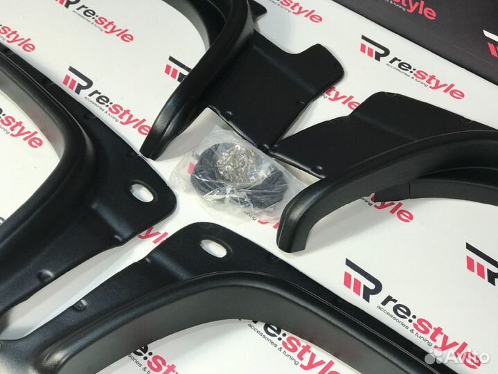 Фендера Suzuki Jimny K2292