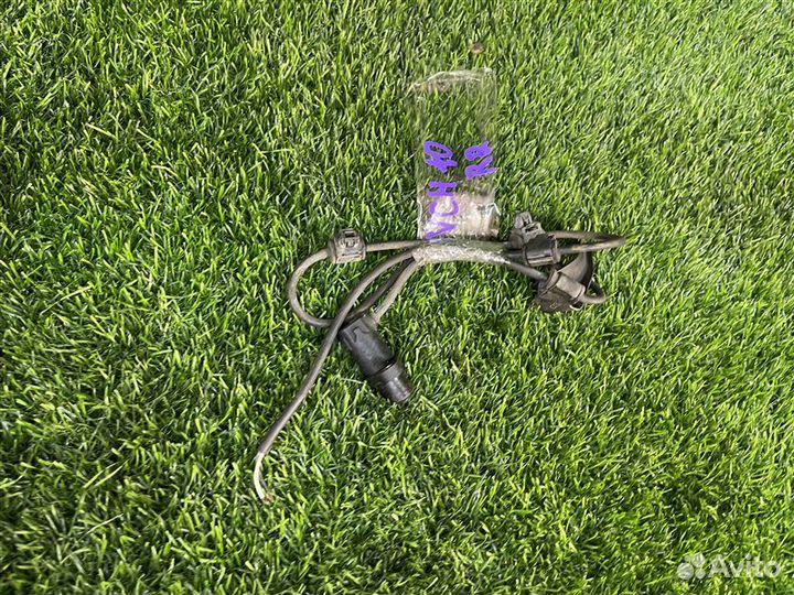 Датчик abs задний правый Toyota Granvia/Grand