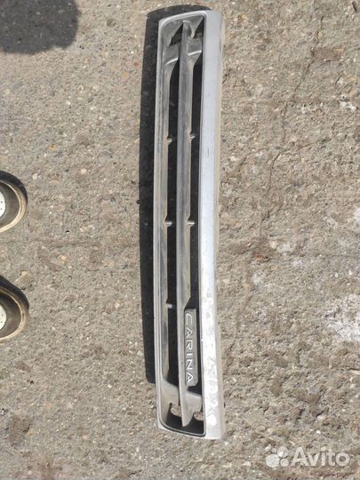 Решетка радиатора Toyota Carina AT190