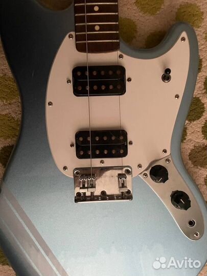 Электро гитара fender squier LTD ED bullet mustang