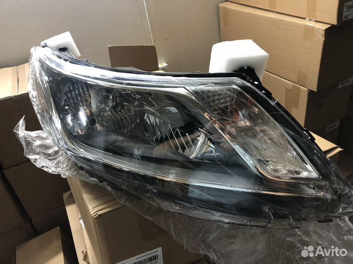 Kia Rio 3 фара передняя Дорест Корея