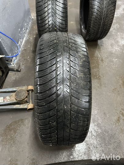 Bridgestone Blizzak LM-001 245/50 R19