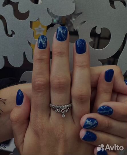 Модель на маникюр