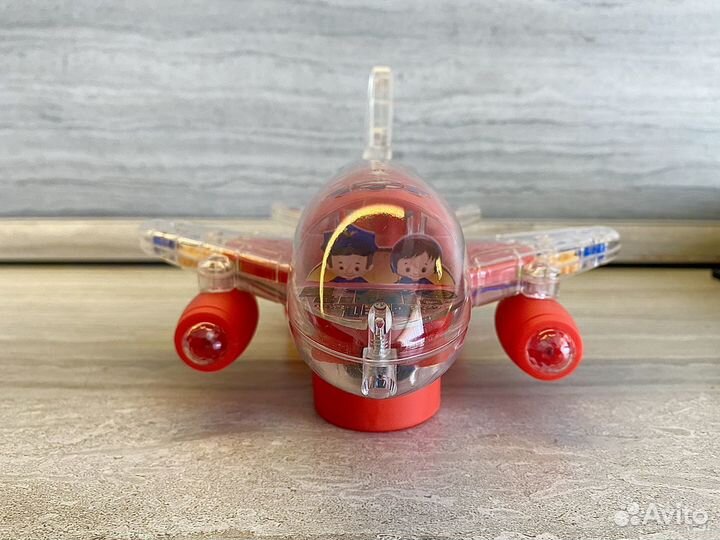 Музыкальные и светящиеся машинки новые