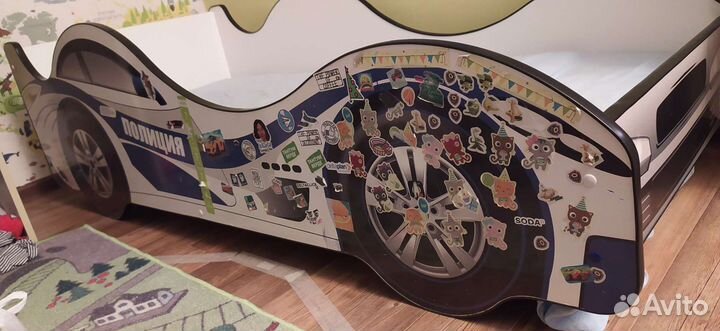 Детская кровать машина