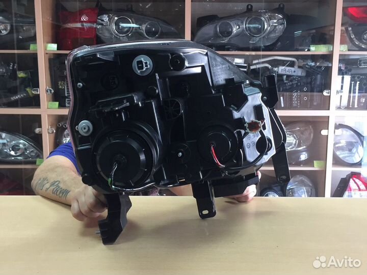 Фара Ниссан Х Трейл / Nissan X-Trail