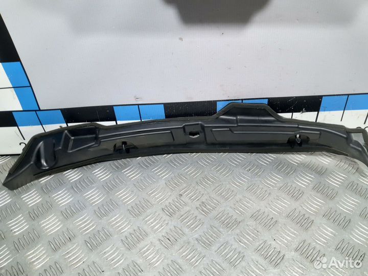 Б/У Упорная планка переднего левого крыла#001