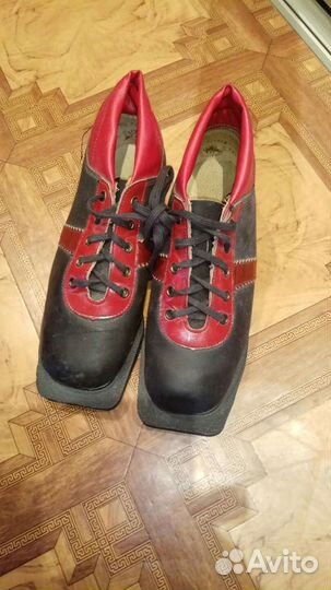 Лыжные ботинки новые размер 38 (240)