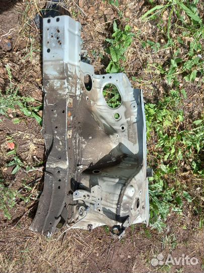 Стакан брызговик nissan almera classic