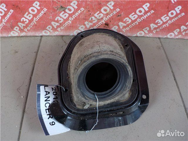 Пыльник рулевой колонки Mitsubishi Lancer S82 4G18