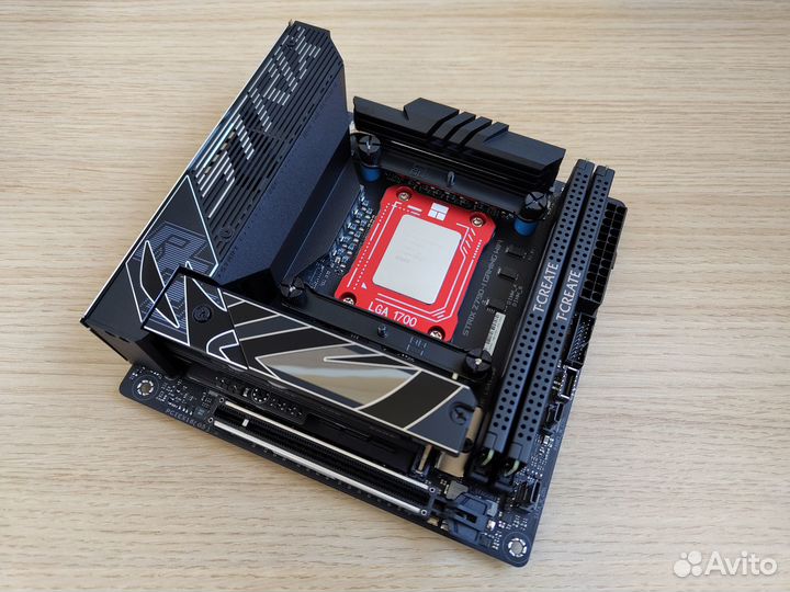 Asus ROG strix Z790-I gaming wifi
