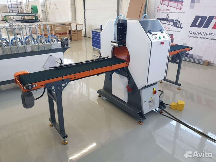 Горизонтальный упаковщик (орбитальный обмотчик)