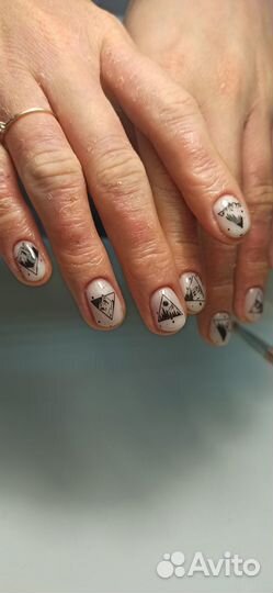 Маникюр и педикюр