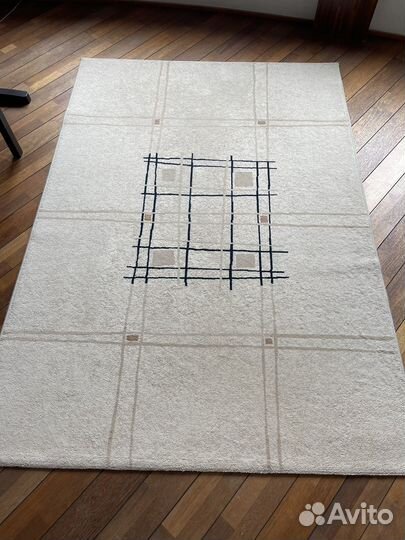 Ковер бежевый