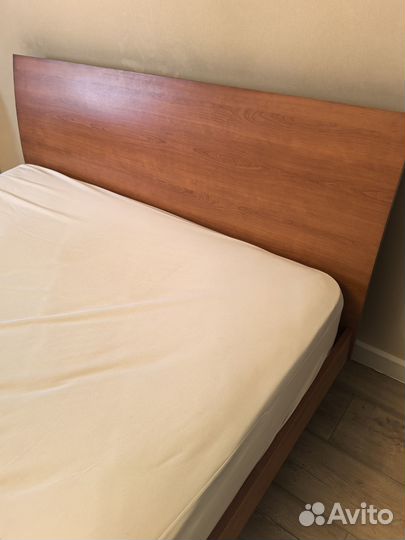 Кровать двухспальная 140 200 бу