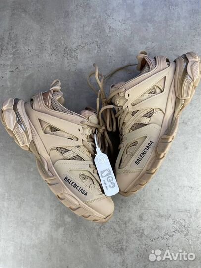 Balenciaga track