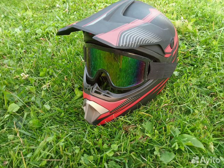 Кроссовый шлем