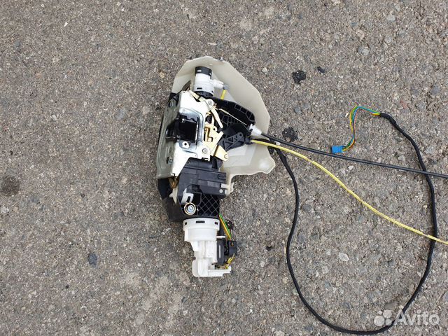 Замок задней левой двери для Mercedes W220