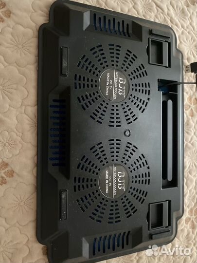 Охлаждающая подставка для ноутбука