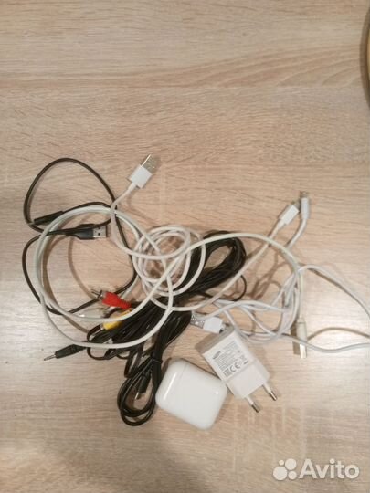 Провода шнуры кабели, зарядка, уши