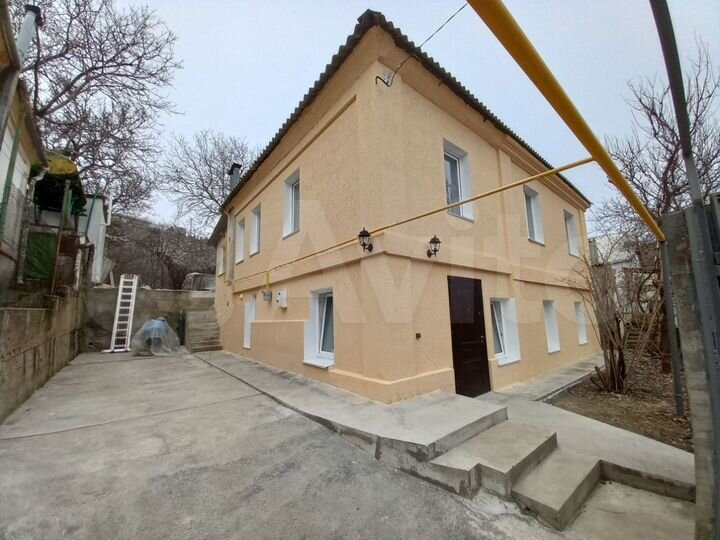 Дом 160,7 м² на участке 8,9 сот.