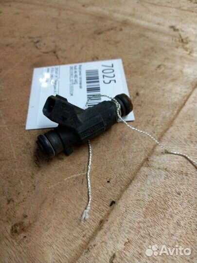 Форсунка топливная Audi A8 4D2 AUW