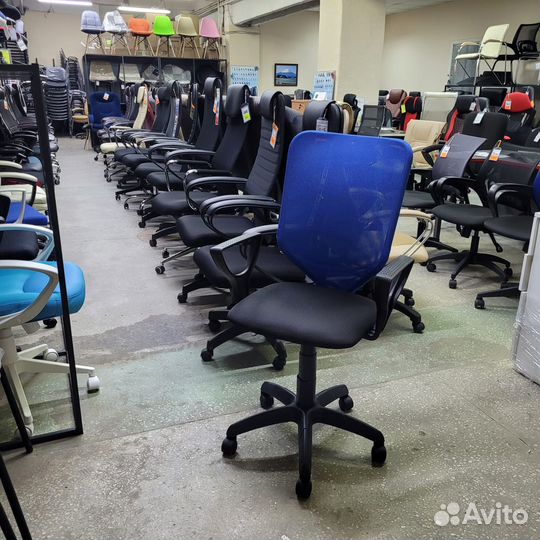 Компьютерное кресло офисное кресло