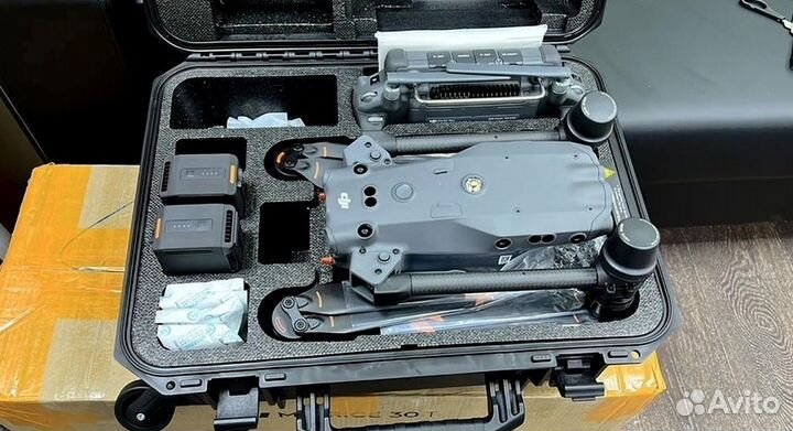 Квадрокоптер DJI Mavic 3 Pro / Мавик 3 про