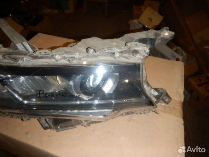 Фара правая Toyota Land Cruiser Prado 150 17-20