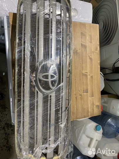 Решотка радиатора Ланд Крузер 200