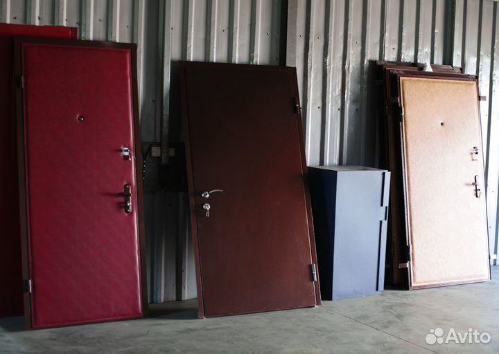 Дверь входная металлическая новая