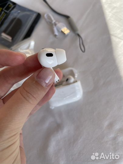 Беспроводные наушники apple airpods