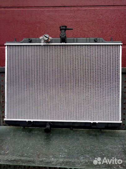 Радиатор Ниссан х траил т 31
