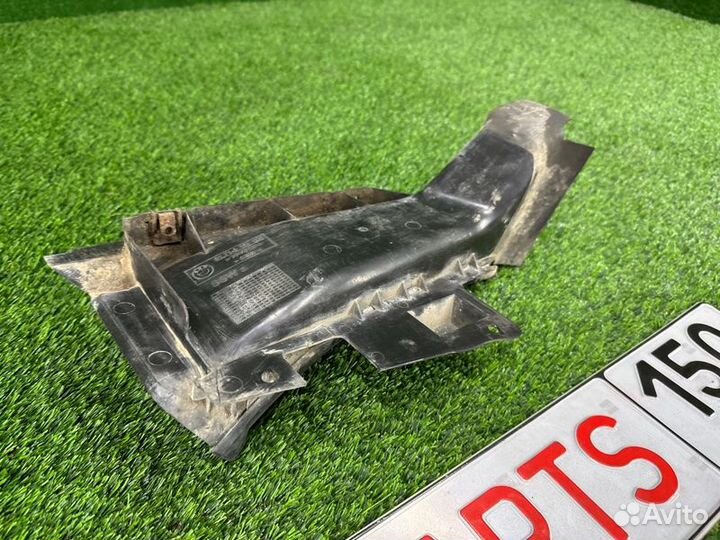 Воздуховод охлаждения тормозов передний правый Bmw