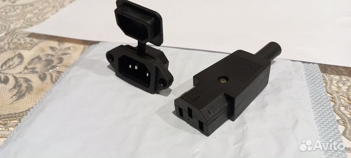 Бамперный разъём для электроподогрева двигателя