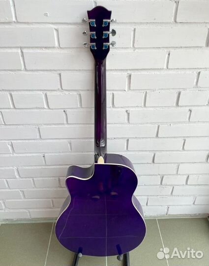 Акустическая гитара