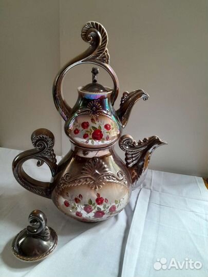 Чайник заварочный,чайные чашки