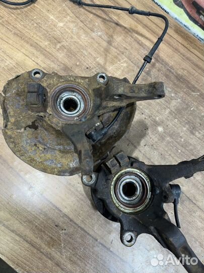 Кулак ступица Мицубиси Спейс Стар 1 пок